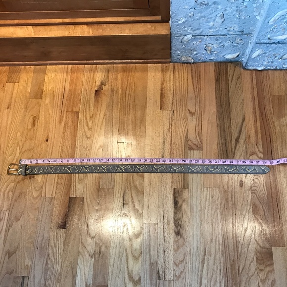 B. BELT HANDCRAFTED LEATHER SABIA BELT TAUPE / GOLD